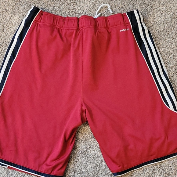 Cavs Mens Shorts Adidas sz L - Picture 3 of 3
